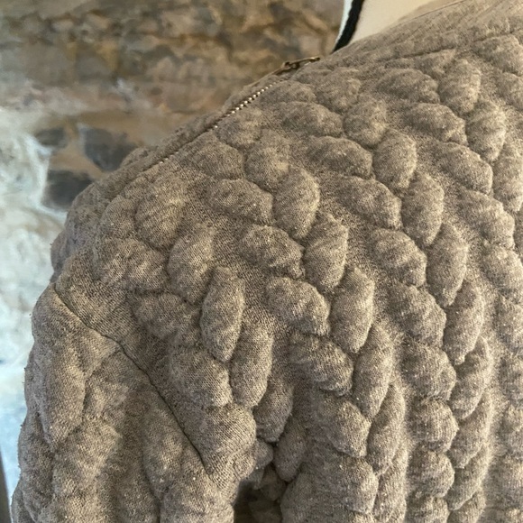 Zara waffle sweater/sweatshirt in gray/grey! - Picture 3 of 4